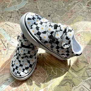 Daisies & Checkerboard Toddler Vans